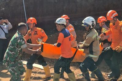 Longsoran TPT di Jatinangor Sumedang Tewaskan Pekerja, Evakuasi Berlangsung 1,5 Jam