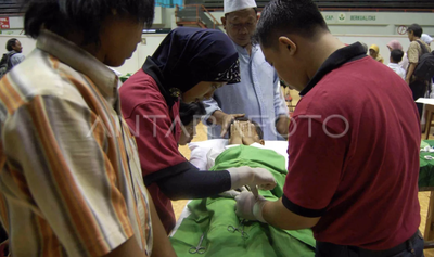 Musim Liburan Sekolah Jadi Berkah, Jasa Sunat Kebanjiran Order dari Berbagai Daerah