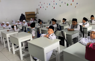 Hari Pertama Masuk Sekolah di Kota Malang, Antusias Siswa Baru Warnai Awal Tahun Ajaran