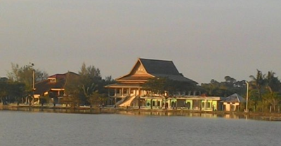 Menelusuri Pesona Danau Raja Rengat, Tempat Pemandian Sakral Raja Indragiri