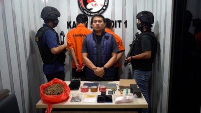 Polda Metro Bongkar Perdagangan Ganja Lewat Medsos, Modusnya Dikemas dalam Kotak Jam