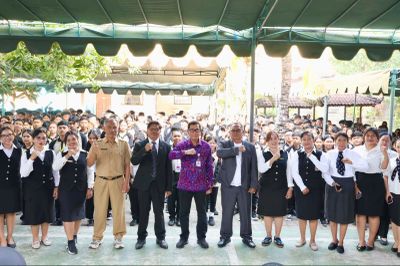 Isi MPLS SMK PGRI 4 Denpasar, Sekda Eddy Mulya Tekankan Pentingnya Karakter Sejak Dini