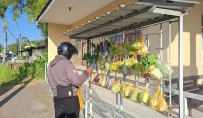 Gerakan Gantung Sayur, Cara Sederhana Berbagi yang Menghangatkan Kepedulian Antarwarga