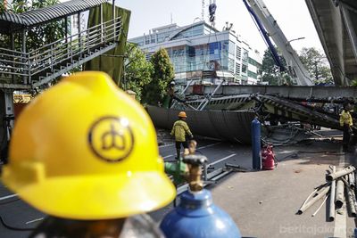 Gubernur Pramono Anung Pastikan JPO Jalan Kapten Tendean Dibangun Ulang Pasca Insiden Truk Alat Berat