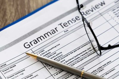 Menguasai Past Continuous Tense: Pengertian, Rumus, Fungsi, dan Contoh Kalimatnya