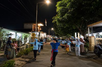 Warga Labruk Lor Lumajang Kompak Latihan Tari Kolosal Sambut Karnaval HUT RI Ke-81 Tahun 2026