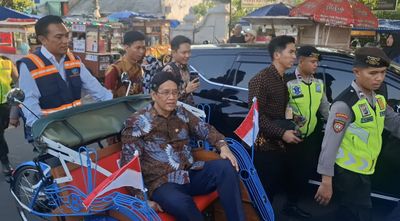 Bye-Bye Becak Motor! Malioboro Masuki Era Bekalista Garapan SMKN 3 Jogja diresmikan Menkeu Purbaya Bersama Sultan HB X
