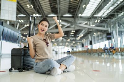 Mau Liburan ke Luar Negeri Modal Rp5 Juta? Ini 4 Tips Hematnya