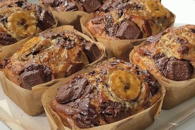 Cara Membuat Banana Chocolate Nut Loaf Ala Bakery, Moist dan Harum Pisang