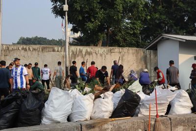 Kolaborasi Lintas Sektor Bersihkan Sungai Pasirluyu, Lima Ton Sampah Diangkat