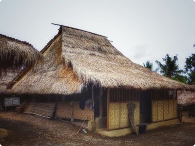 Kearifan Lokal Rumah Adat Bale Tani sebagai Simbol Tradisi Agraris Suku Sasak