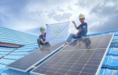 Dorong Transisi Energi Bersih Hingga ke Desa, UGM Sabet Penghargaan Utama di Indonesia Solar Summit 2026