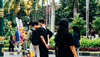 Mahasiswa UMM Hadirkan Brand Activation Berkonsep Blind Box Dating yang Interaktif