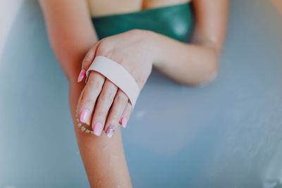 Manfaat Dry Brushing untuk Kulit: Risiko dan Cara Mencobanya