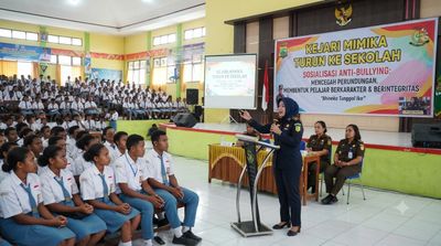 Kejari Mimika Turun Ke Sekolah, Edukasi Bahaya Bullying Untuk Bentuk Pelajar Berkarakter