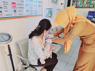 Ponkesdes Labruk Lor Gelar Imunisasi Rutin untuk Bayi dan Balita, Dukung Tumbuh Kembang Anak Sehat