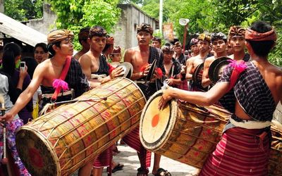 Pesona Kesenian Tradisional Gendang Beleq Asli Lombok