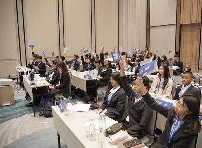 Kupas Isu Dunia, Ratusan Pelajar Latihan Jadi Diplomat dan Pemimpin Global di Simulasi Sidang PBB