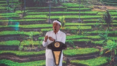 Pemprov Jabar Siapkan Evaluasi Angkot Tua, Dedi Mulyadi Dorong Sopir Jadi Pemilik Armada