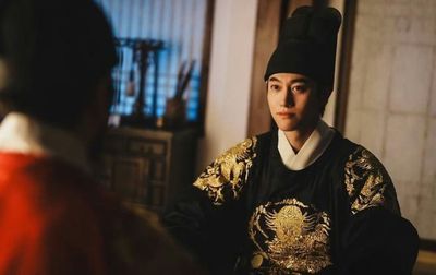 Kwak Dong Yeon Jadi Villain di The East Palace , Tampilannya Bikin Pangling!