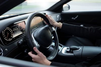 5 Cara Mengatasi Setir Mobil Berat agar Nyaman Dikendarai Lagi!