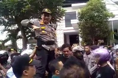 Aksi Tegas Kapolresta Yogyakarta yang Tenangkan Massa