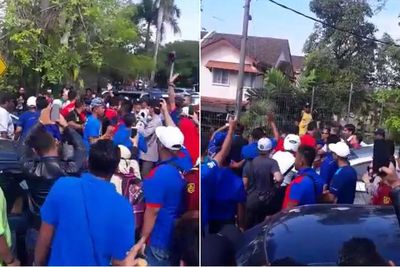 Detik-detik Menpora Malaysia Hampir Dikeroyok Massa