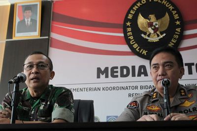 Polisi Temukan Sejumlah Amplop Berisi Uang Dari Massa Perusuh