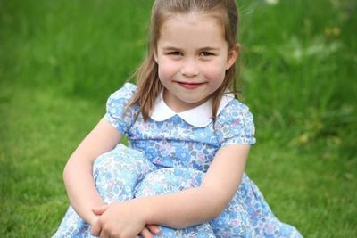 Akan Masuk Sekolah, Harga Seragam Putri Charlotte Bikin Melongo