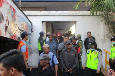 Ribuan Warga Antre untuk Dapat Sedekah Rp 50 Ribu dari Gudang Garam