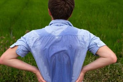 Mudah berkeringat? Kenali Hiperhidrosis Yuk