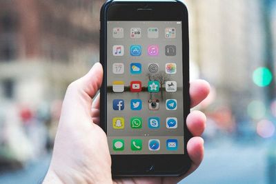 Akibat Penggunaan Media Sosial Terlalu Sering Memicu Gangguan Mental