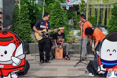 Rayakan HUT Jakarta, Penumpang MRT Dimanjakan Sajian Musik Live