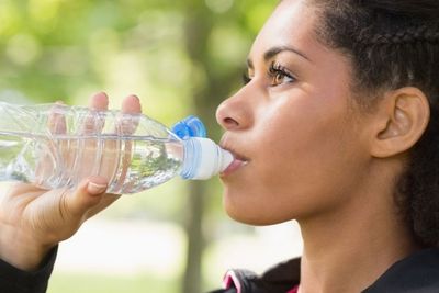 Aturan Mencuci Botol Isi Ulang yang Baik