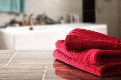 Hindari Bakteri dengan Mencuci Handuk Dua Kali Seminggu