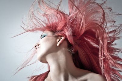 Kamu Suka Pakai Cat Rambut Berbahan Alami? Ini Faktanya