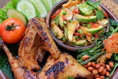 Menikmati Ayam Taliwang di Wisata Kuliner Lombok
