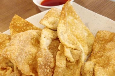 Renyahnya Pangsit Goreng, Camilan China yang Bikin Diet Gagal