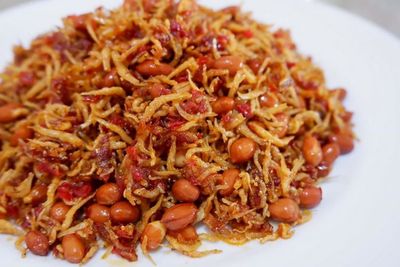 Resep Praktis Membuat Sambal Goreng Kering Teri dan Kacang Tanah