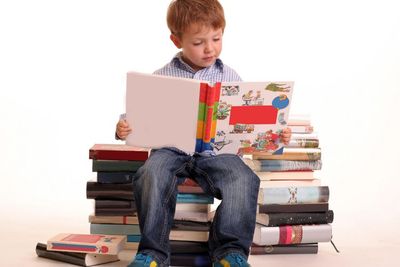 5 Alasan Kenapa Kamu Harus Rajin Baca Buku