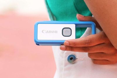 Canon Buat Kamera Mini Dengan Bentuk Yang Mirip Sebuah Flashdisk