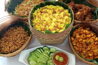 Menu Sarapan Nasi Kuning yang Bikin Lahap!