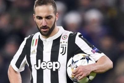 Higuain Menolak Tinggalkan Juve