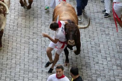 Unik! Tradisi Adu Lari Dengan Banteng Hanya Ada Di Spanyol