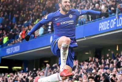 West Ham Tawar Higuain 40 Juta Euro
