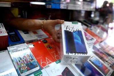 Kominfo Perintahkan Operator Berantas Ponsel Ilegal