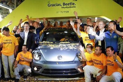 Volkswagen Resmi Hentikan Produksi VW Beetle