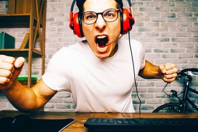 Ini 5 Sifat dan Kebiasaan Para Gamer Yang Harus Kalian Hindari