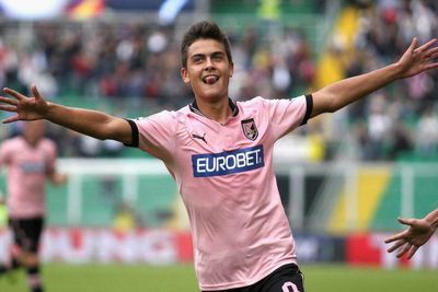 Ironi, Mantan Klub Dybala dan Cavani Ini Terlempar ke Serie D