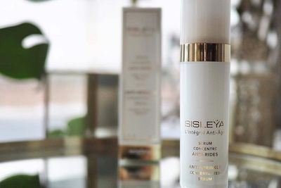 Kulit Wajah Keriput, Atasi dengan Penggunaan Serum Ini
